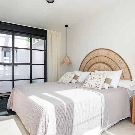 Casa Junto Al Mar Con Piscina 45 بيت للعطل