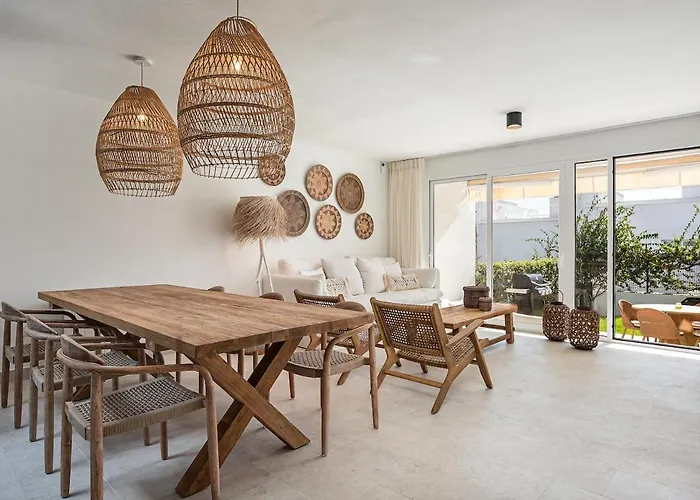 Casa Junto Al Mar Con Piscina 45 * كونيل ذي لا فرونتيرا